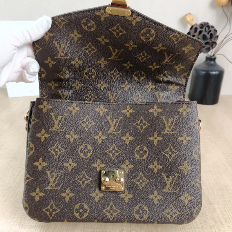 Louis Vuitton Crossbody Bag Pochette Métis Monogram PVC Medium25 × 7 × 19 cm — detail view 6 of 12