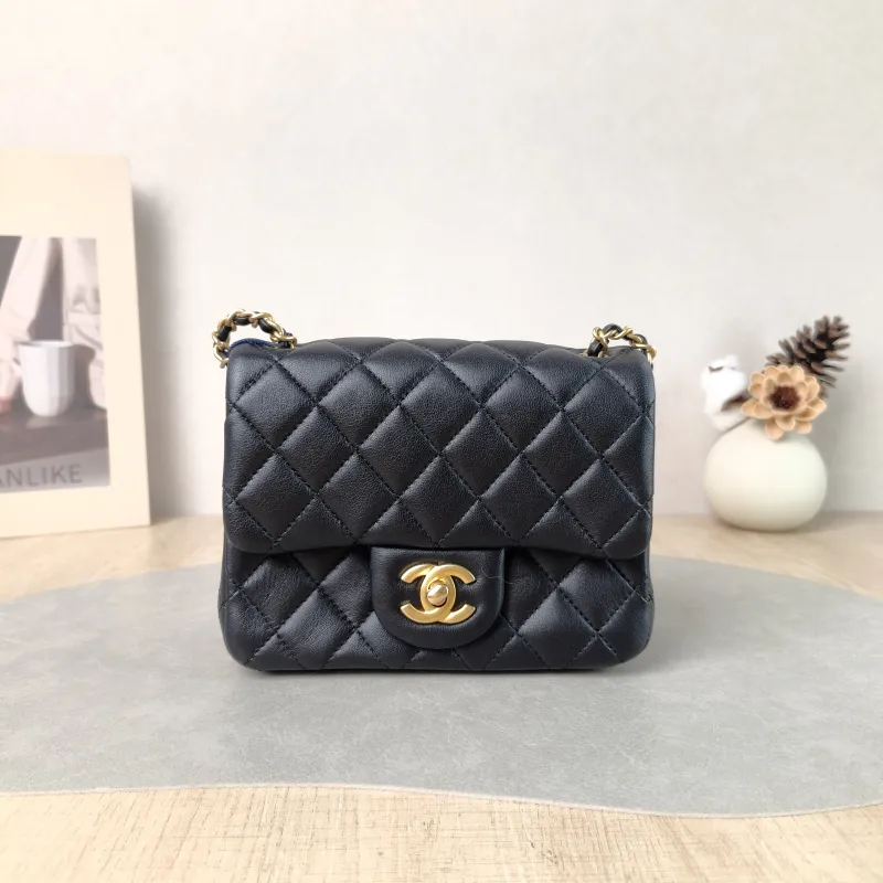 Chanel Crossbody Bag Classic Flap Mini CF Mini Black with Gold-Tone Hardware SL ambskin Mini 17 × 8 × 13.5 cm