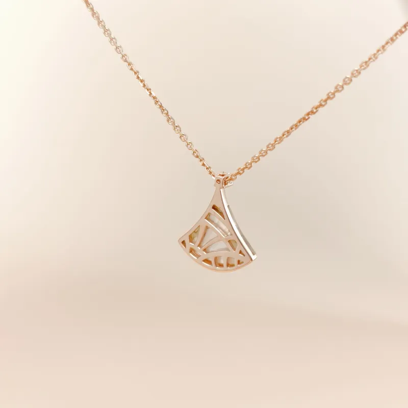 Bvlgari Necklace Divas' Dream White Mother-of-Pearl Diamond18KR ose Gold Small 43cm — cover view 9 of 10