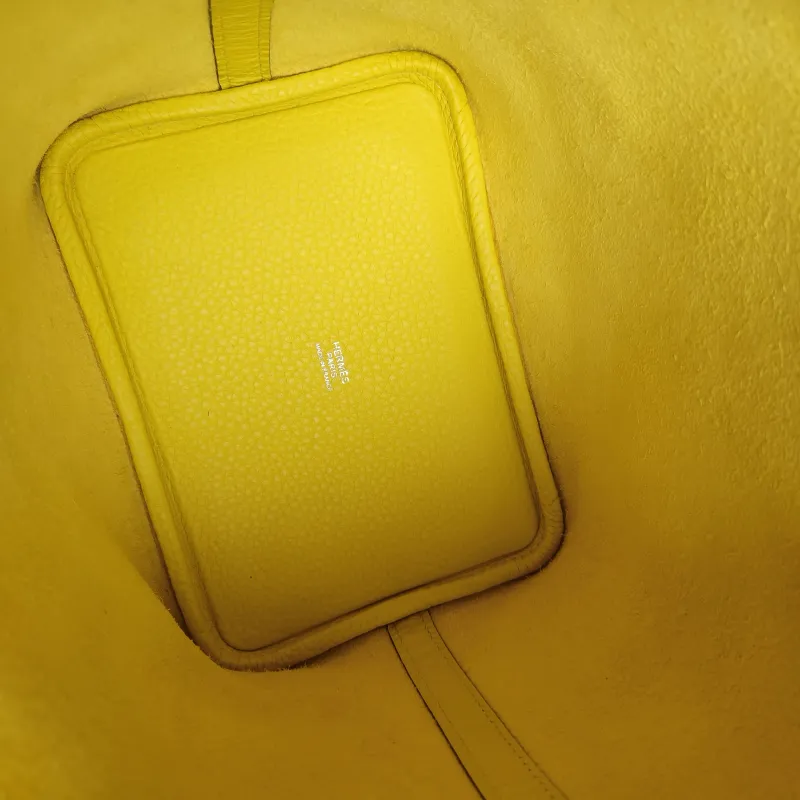 Hermès Top Handle Bag Picotin Lock 18 18 9R TC Calfskin Small 18 × 13 × 18 cm Y — detail view 9 of 11