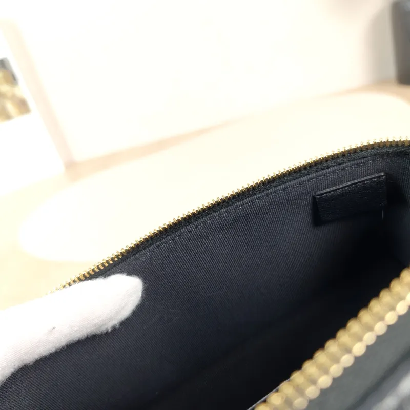 Chanel Crossbody Bag lp Box Bag Black Lambskin One Size19.5 × 5 × 17 cm — detail view 8 of 13