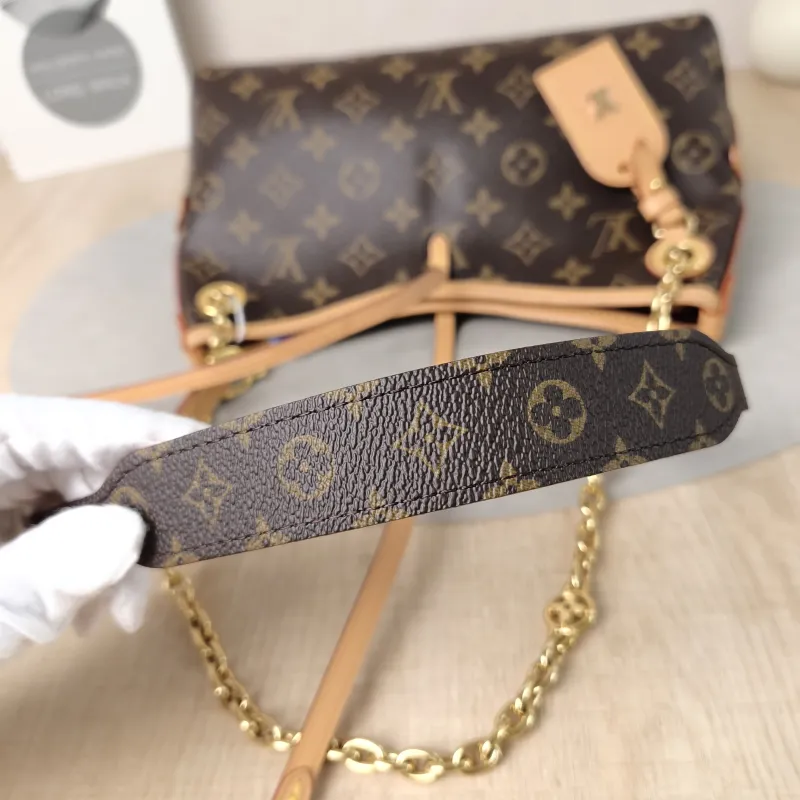 Louis Vuitton Crossbody Bag Carryall BB Monogram PVCBB26 × 10 × 17 cm — detail view 8 of 13