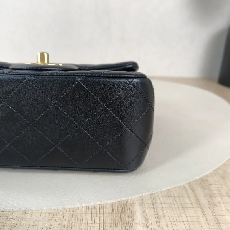 Chanel Crossbody Bag Black Lambskin One Size17 × 8 × 13.5 cm — detail view 12 of 12