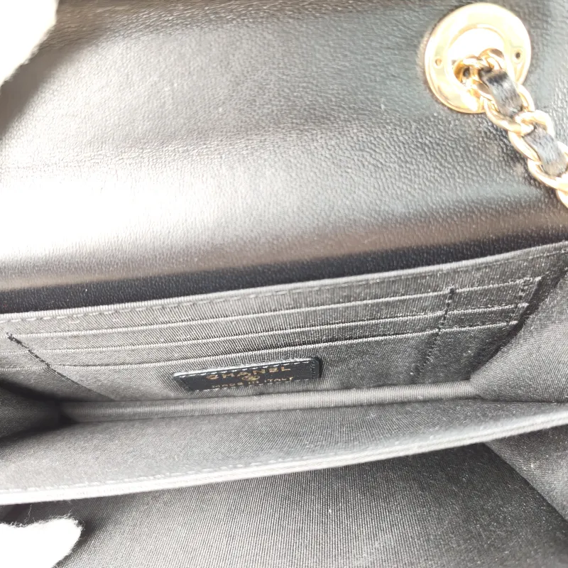 Chanel Crossbody Bag trendy cc woc Black with Gold-Tone Hardware Lambskin One Size 15.5 × 3.5 × 11 cm 30 — detail view 10 of 13