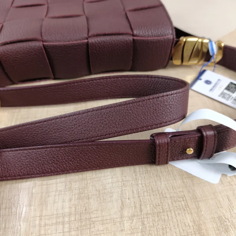 Bottega Veneta Crossbody Bag Cassette Woven Burgundy Calfskin Medium 23 × 5 × 15 cm — detail view 9 of 13