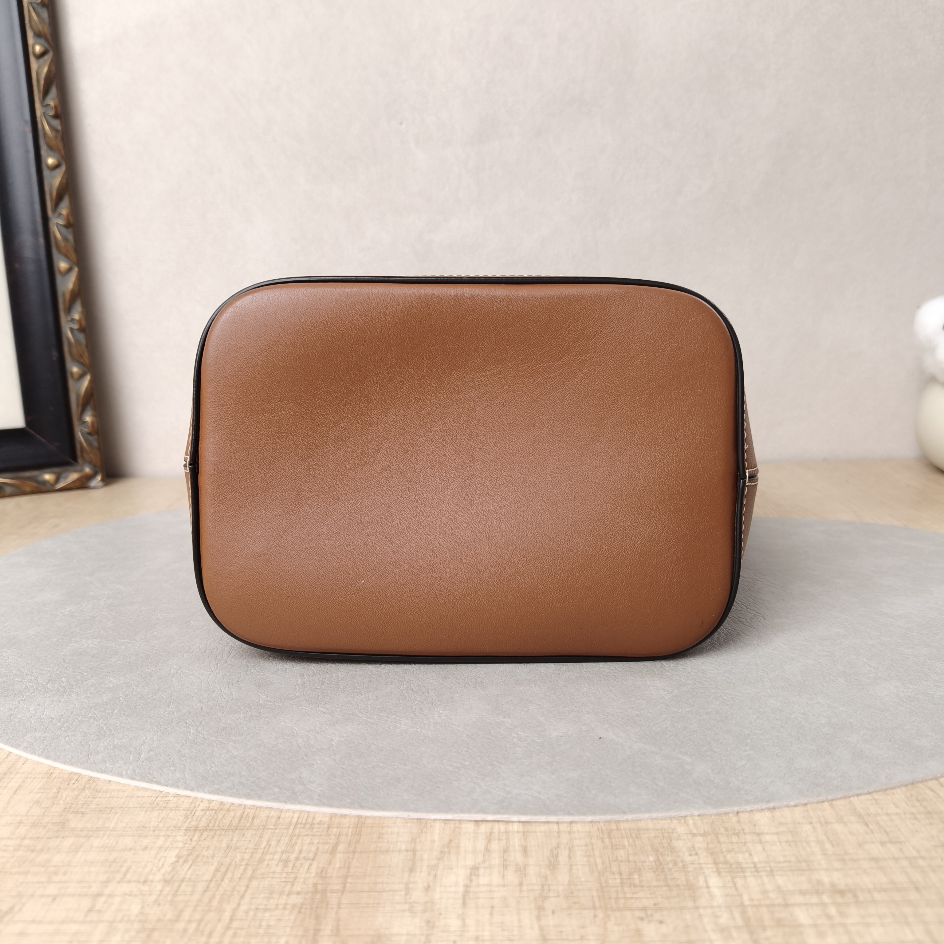 CELINE Shoulder Bag BUCKET TRIOMPHE Bucket Bag Calfskin Small17 × 10 × 22 cm — cover view 2 of 5
