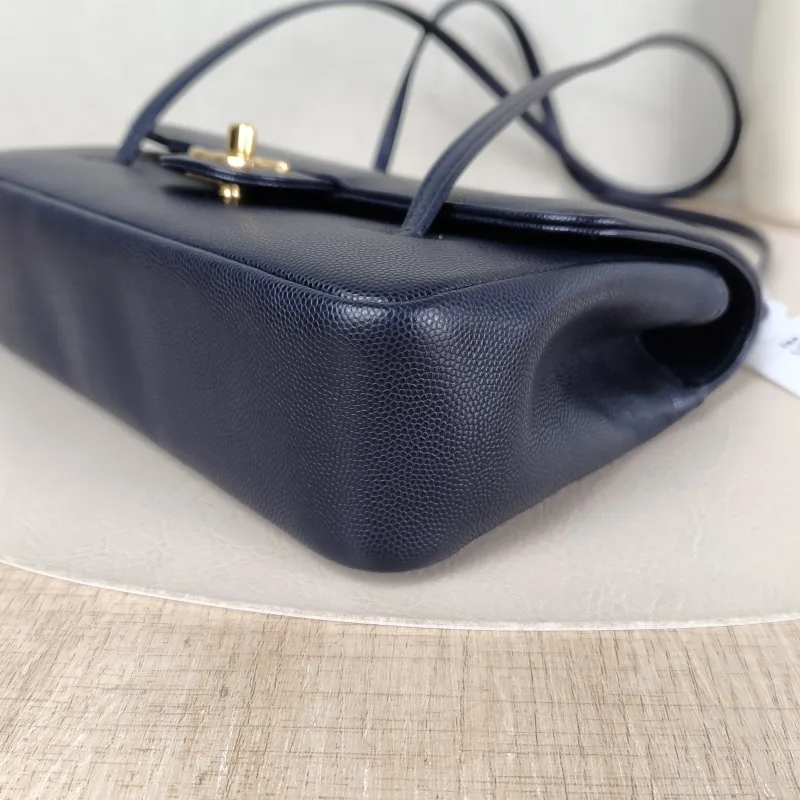 Chanel Shoulder Bag 26p preppy coco Navy Grained Calfskin Small 22 × 7 × 15 cm — detail view 4 of 12
