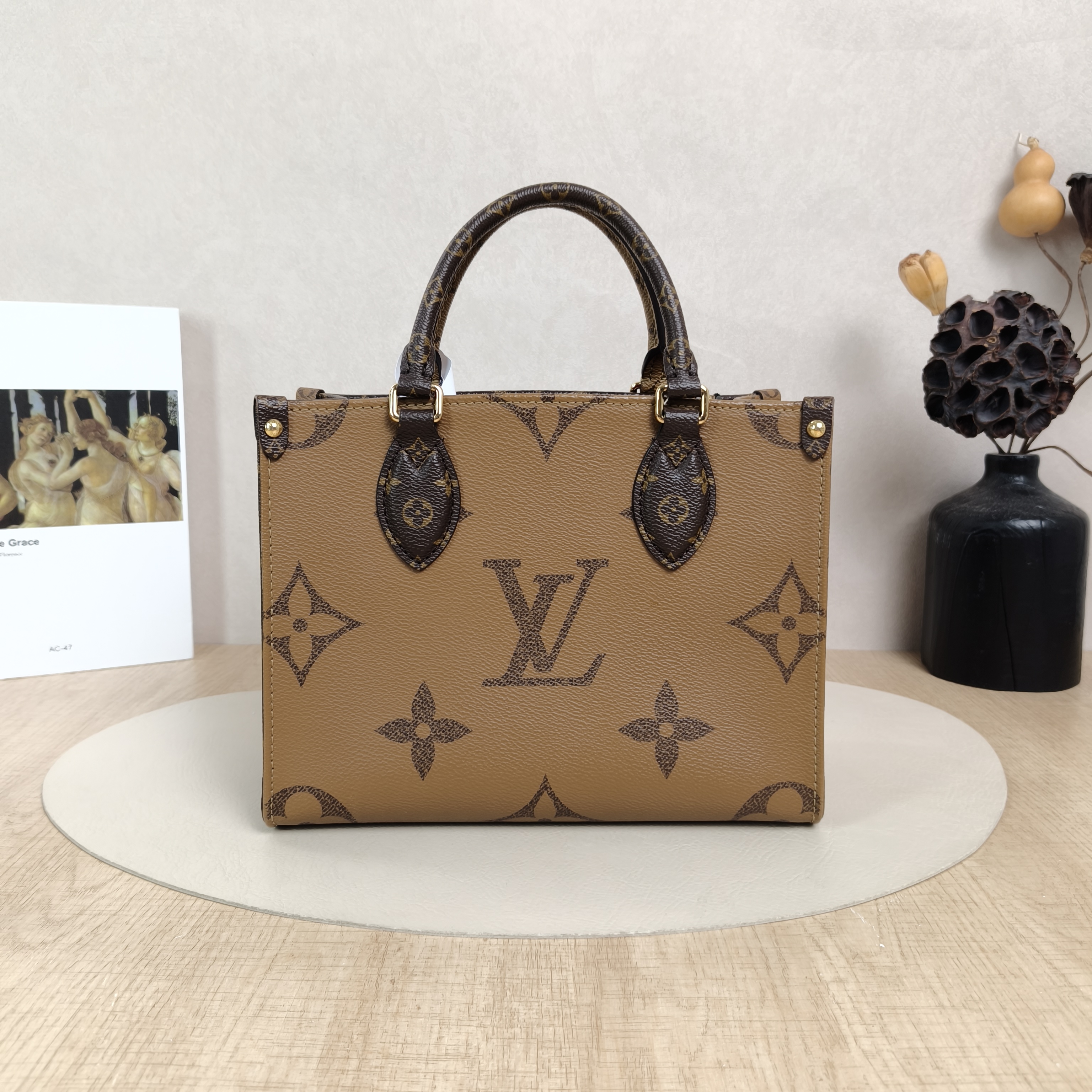 Louis Vuitton Shoulder Bag Onthego Monogram PVC Small25 × 11.5 × 19 cm — cover view 2 of 6