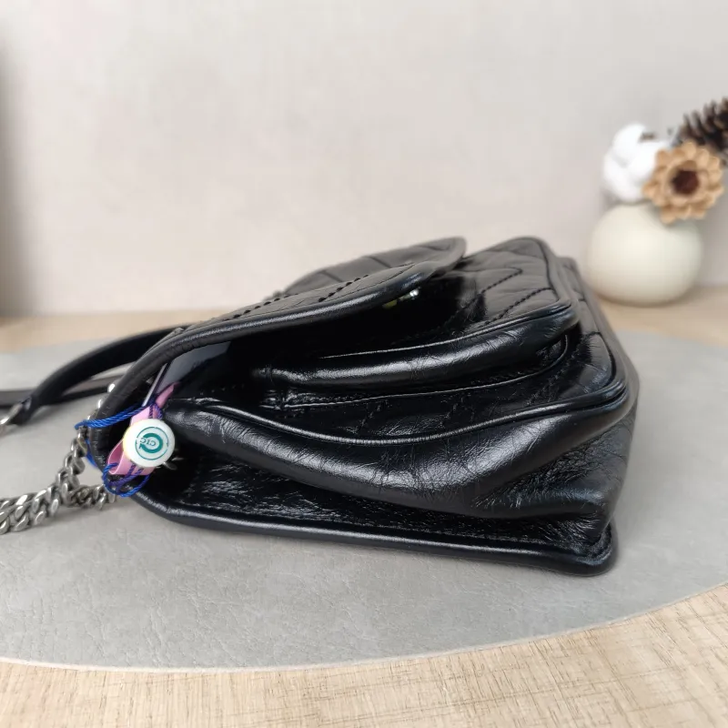 SAINT LAURENT Crossbody Bag Niki D Waxed Leather Calfskin Small21 × 7.5 × 16 cm — detail view 11 of 13