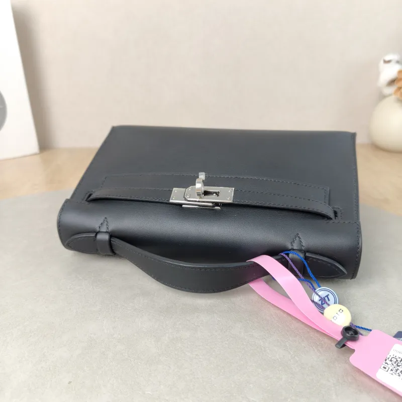Hermès Top Handle Bag Mini kelly 89Black Swift Calfskin One Size 22 × 7 × 13 cm B — detail view 2 of 10