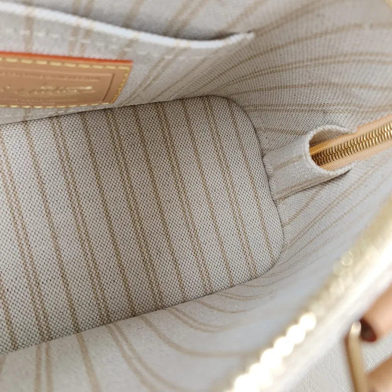 Louis Vuitton Top Handle Bag Alma BB PVCBB23.5 × 11.5 × 17.5 cm — detail view 4 of 12