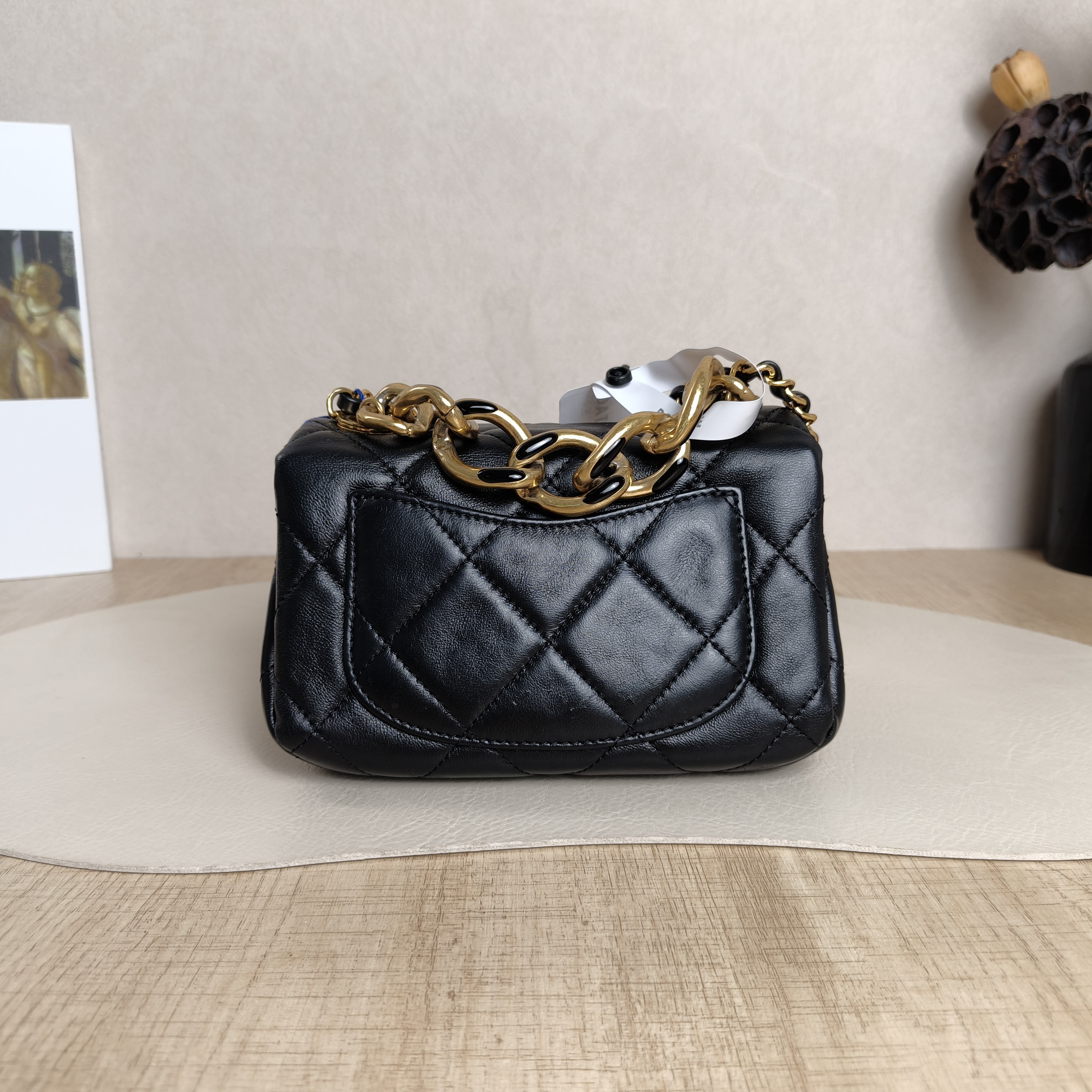 Chanel Crossbody Bag 22a Black Lambskinmini17 × 9 × 12 cm — cover view 2 of 5