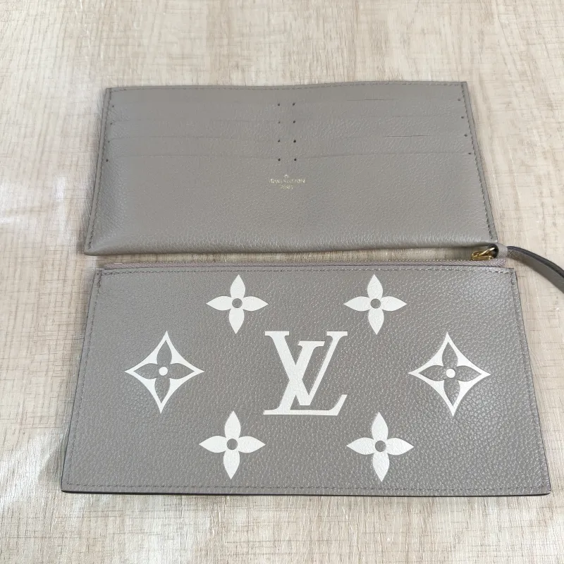 Louis Vuitton Crossbody Bag Pochette Félicie · White Calfskin Small 21 × 3 × 12 cm — detail view 15 of 15