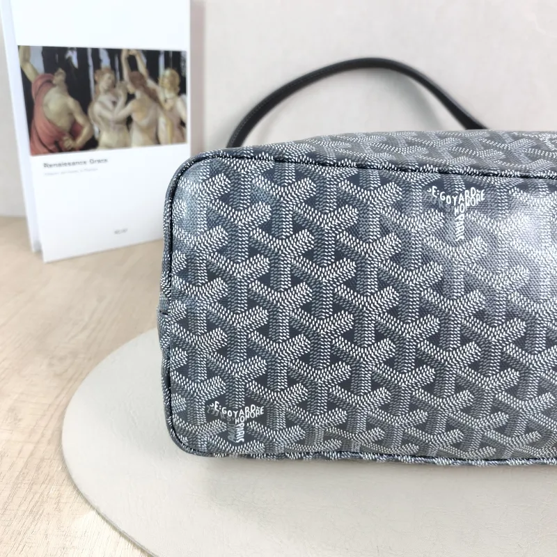 GOYARD Shoulder Bag Boheme Hobo​ Grey ine Canvas Small 43 × 14 × 27 cm — detail view 5 of 15