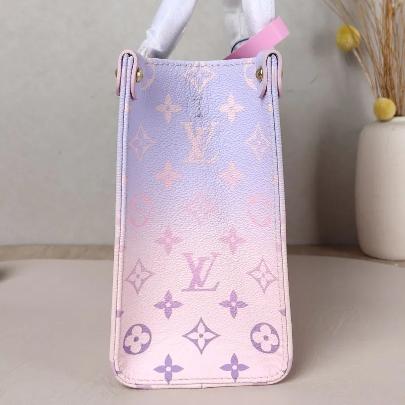 Louis Vuitton Shoulder Bag Onthego PVC Small 25 × 11.5 × 19 cm — detail view 4 of 12