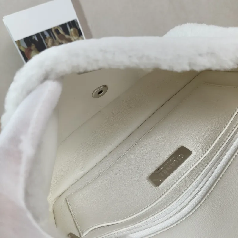 Chanel Shoulder Bag Editioncf Wool One Size 27 × 7 × 16.5 cm — detail view 11 of 13