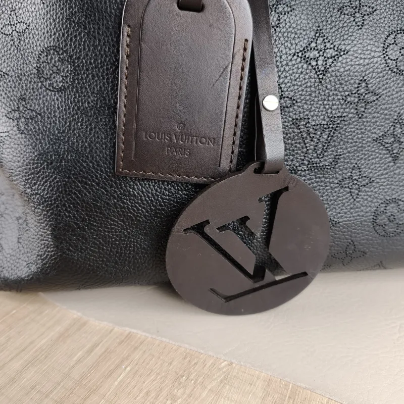 Louis Vuitton Shoulder Bag Carmel Hobo Shoulder Bag Black Calfskin One Size 35 × 17 × 40 cm — detail view 11 of 11