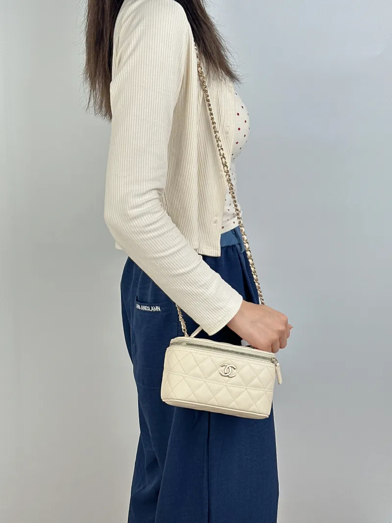 Chanel Crossbody Bag26c Edition Beige Grained Calfskin One Size17 × 8 × 9.5 cm — on-model view 1 of 3