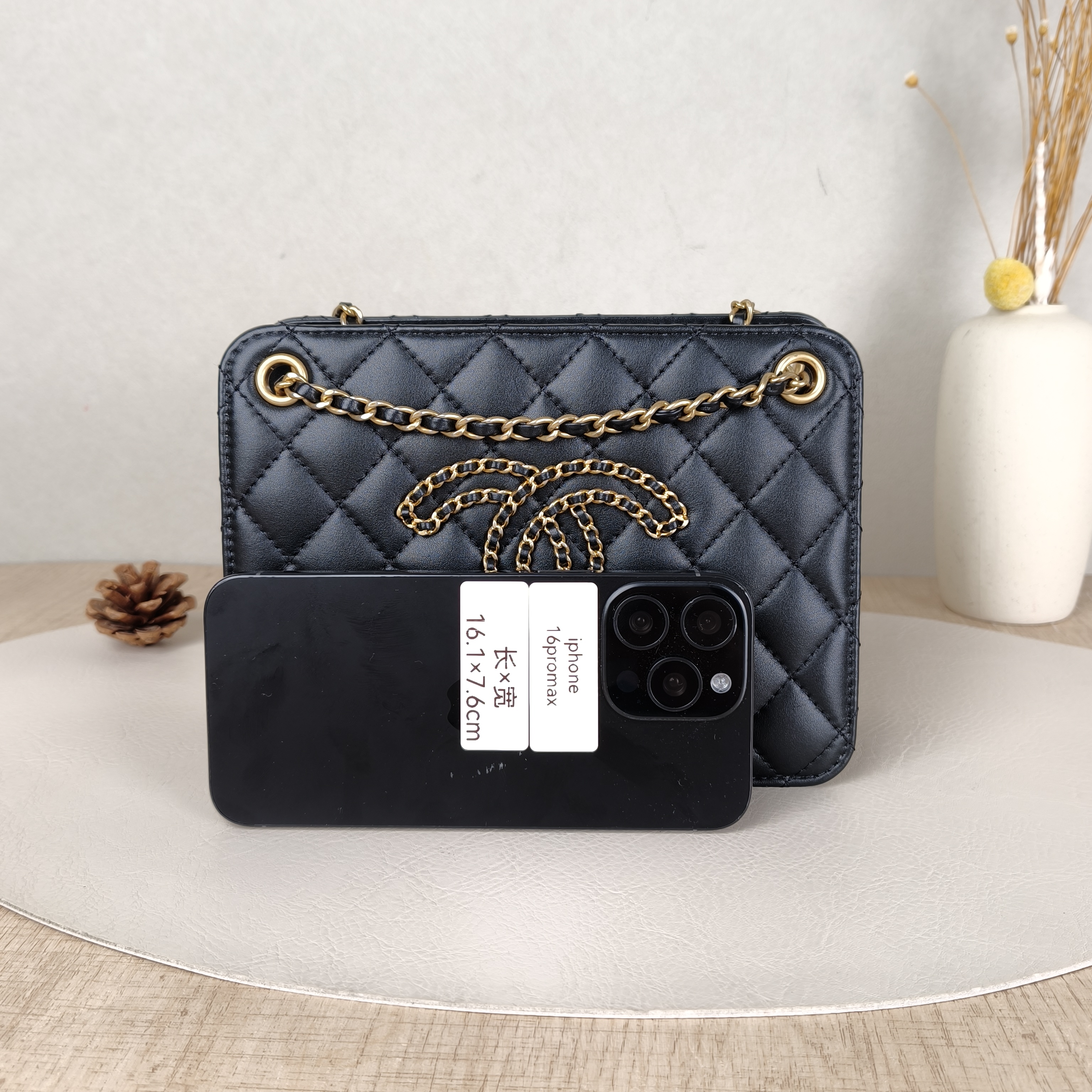Chanel Crossbody Bag Shoulder Crossbody Bag Black Calfskin One Size20 × 8 × 15 cm — cover view 2 of 5