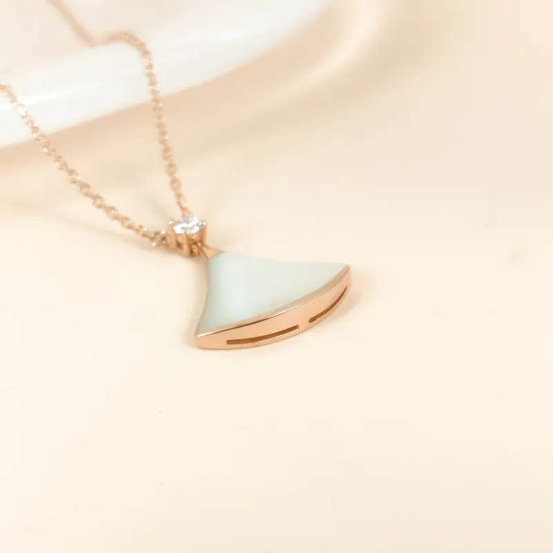 Bvlgari Necklace DIVAS’ DREAM Collection Pearl White Mother-of-Pearl 18KR ose Gold Diamond One Size 2*41-43 — cover view 2 of 10