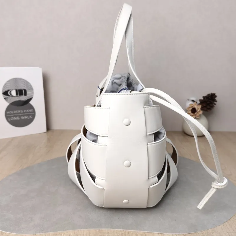 Bottega Veneta Top Handle Bag The Shell Dome Bag White Calfskin One Size 40 × 20 × 20 cm — detail view 5 of 13