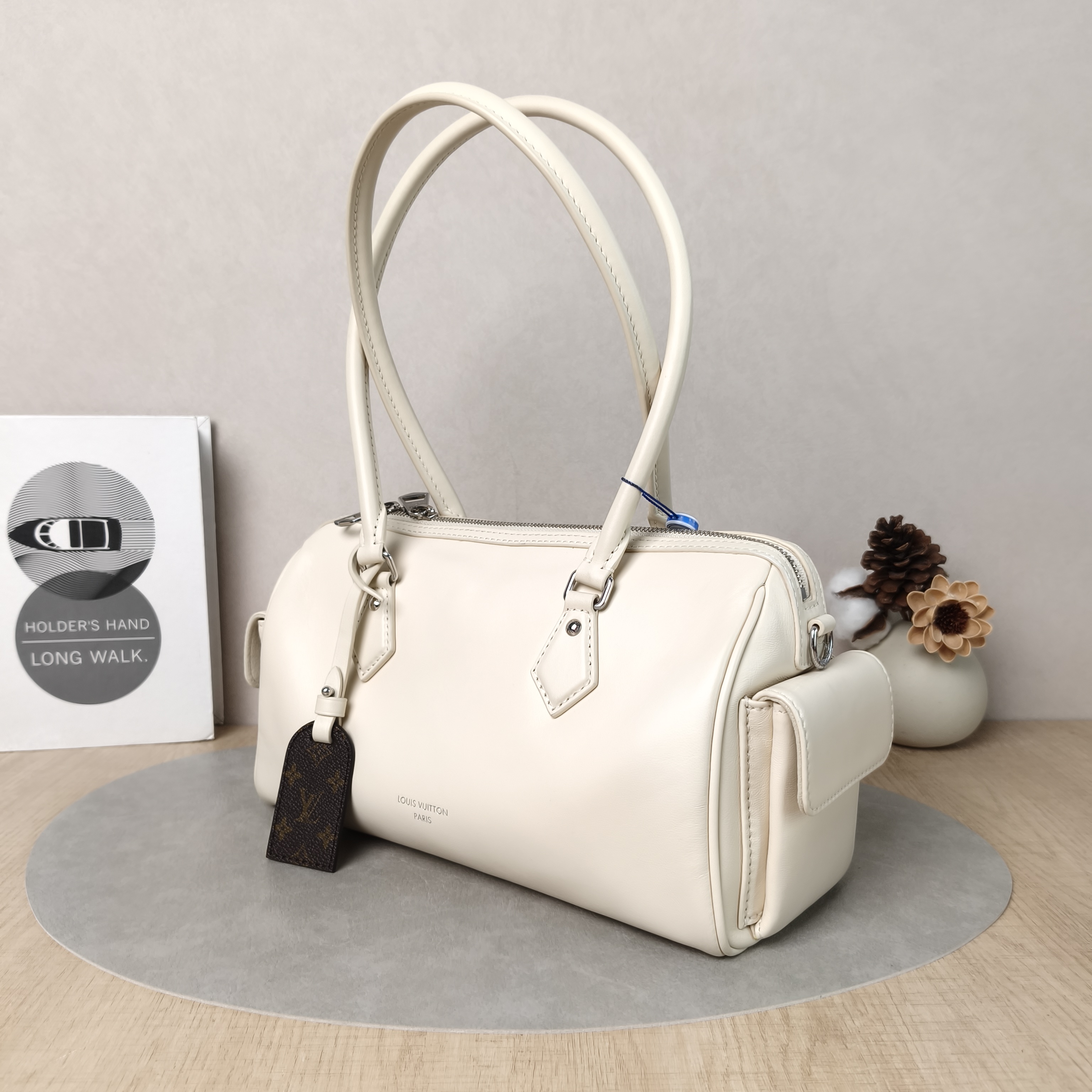 Louis Vuitton Crossbody Bag Speedy Cargo Vibe White Lambskin One Size28 × 12 × 17 cm — cover view 2 of 5