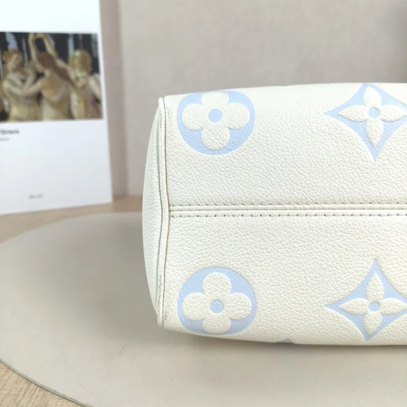 Louis Vuitton Crossbody Bag Speedy20 White · Blue Empreinte Embossed Calfskin Small 20.5 × 12 × 13.5 cm — detail view 12 of 13