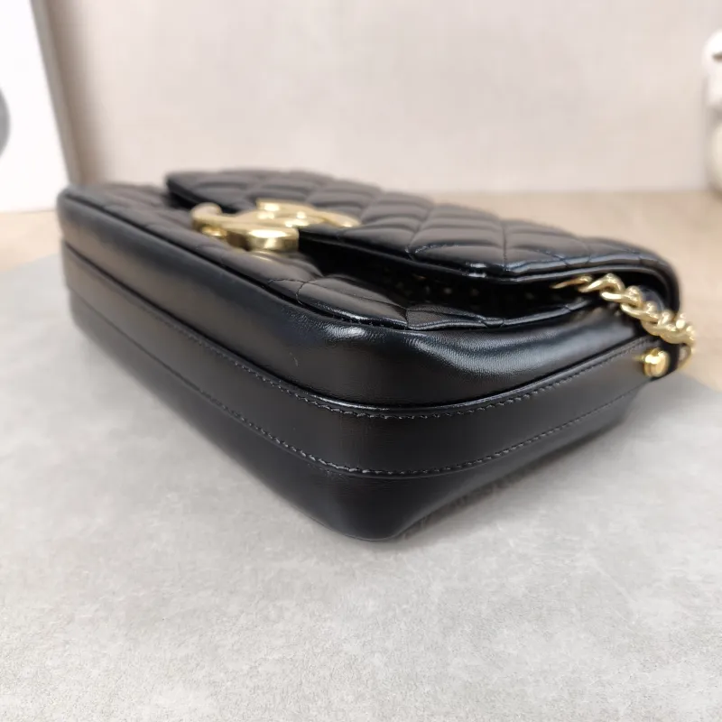 Chanel Crossbody Bag Edition c logo Black Waxed Leather One Size22 × 7 × 16 cm — detail view 4 of 17