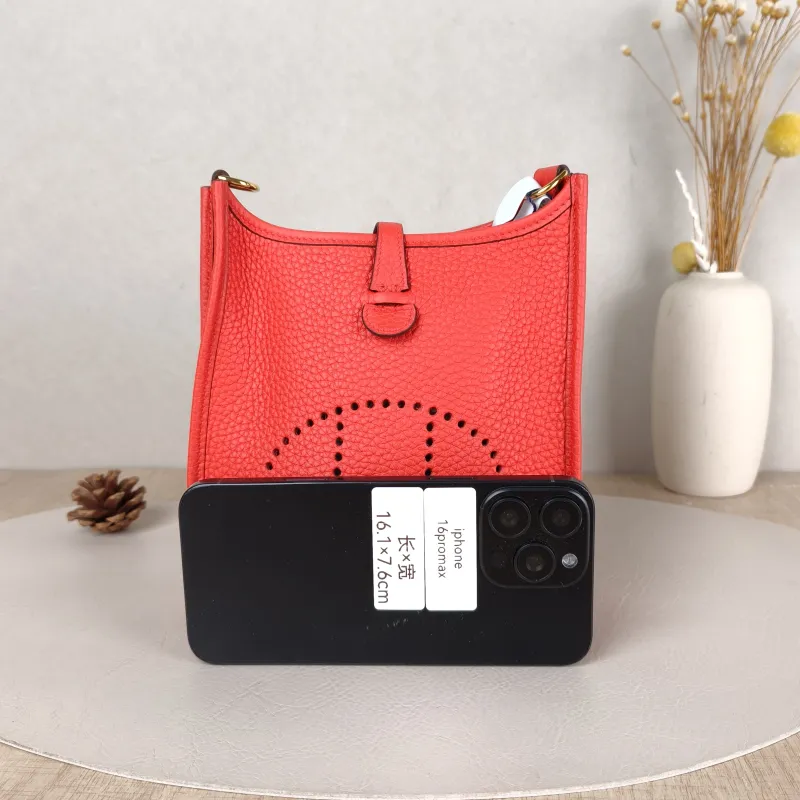 Hermès Crossbody Bag Evelyne Mini 16 Mini 16 S3 Red TC Calfskin Mini 17 × 5.5 × 18 cm Y — cover view 3 of 6