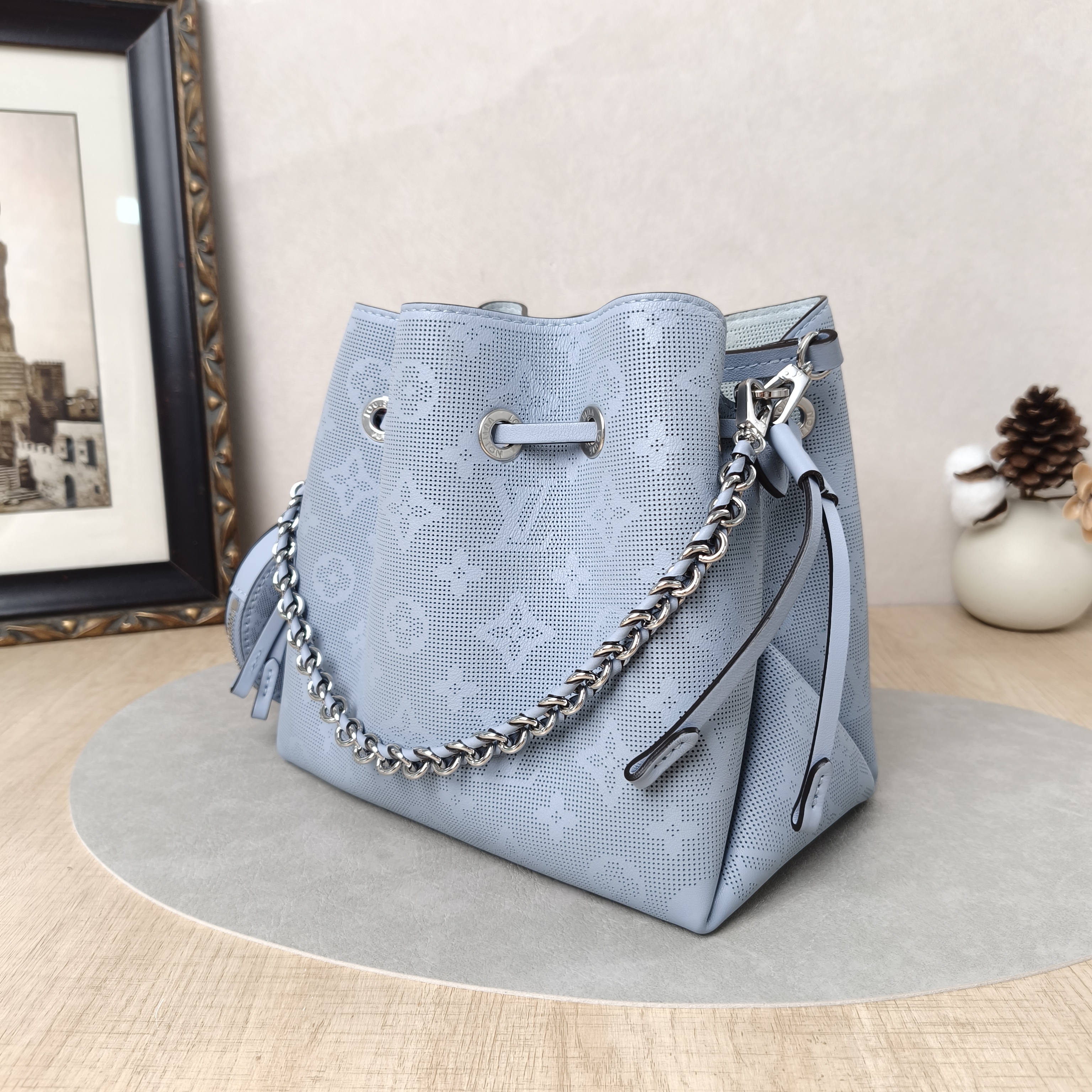 Louis Vuitton Crossbody Bag BELLA Blue Calfskin One Size22 × 14 × 19 cm — cover view 5 of 6