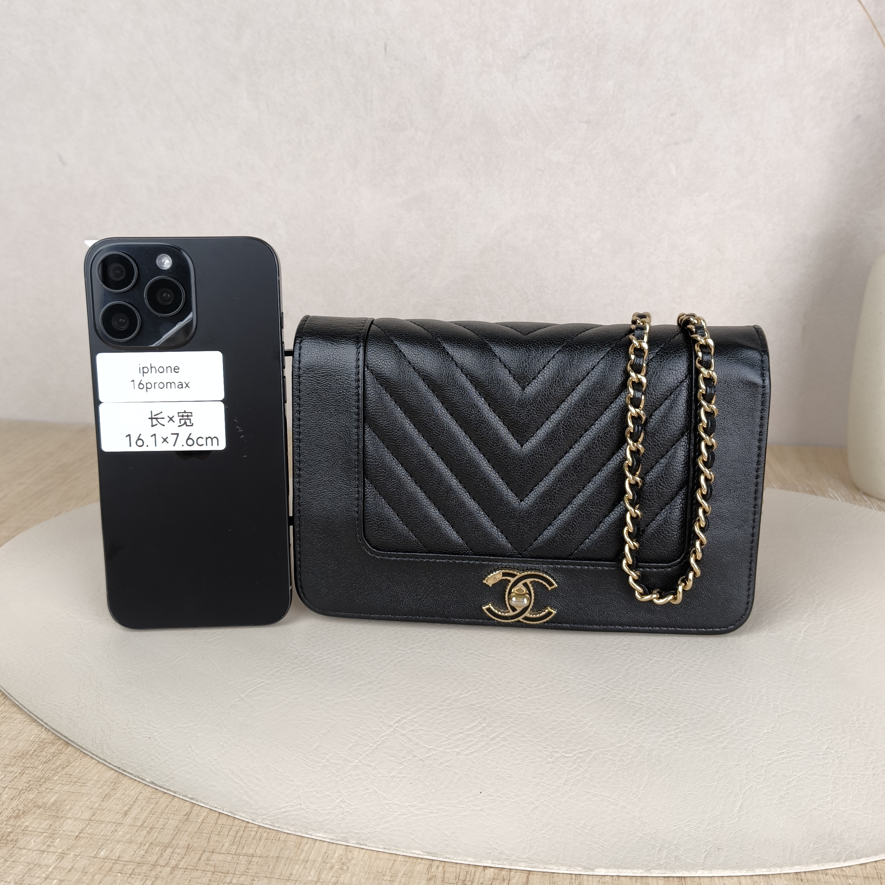 Chanel Crossbody Bagcf Collection Crossbody Bag Black Lambskin One Size19 × 3.5 × 13.5 cm — cover view 4 of 10