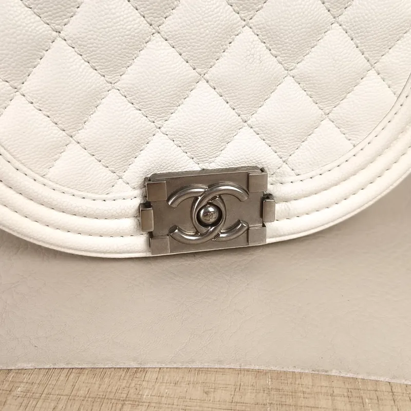 Chanel Crossbody Bagleboy White Grained Calfskin Small18 × 6 × 12.5 cm — detail view 11 of 12