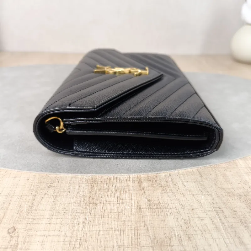 SAINT LAURENT Crossbody Bag CASSANDRE ENVELOPE Black Calfskin One Size22.5 × 4 × 14 cm — detail view 2 of 11