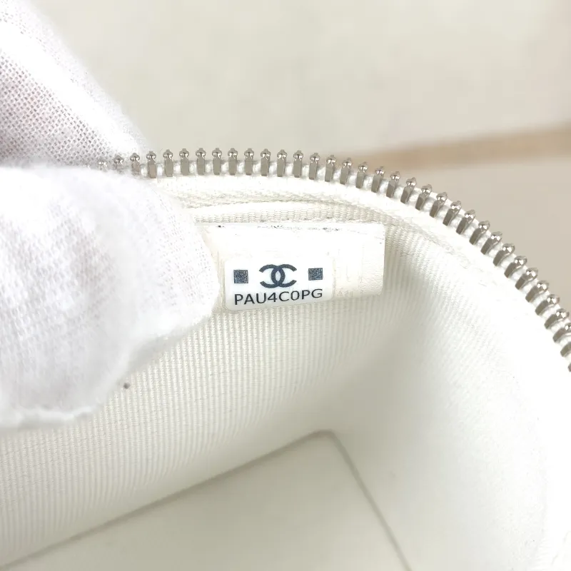 Chanel Crossbody Bag26s lp Box Bag Top Handle Crossbody Bag White Calfskin One Size 19.5 × 5 × 17 cm — detail view 9 of 15