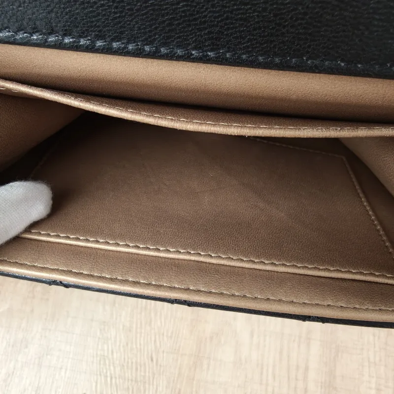 Chanel Crossbody Bag Crossbody Bag Black Calfskin15.5 × 5 × 15 cm — detail view 13 of 20