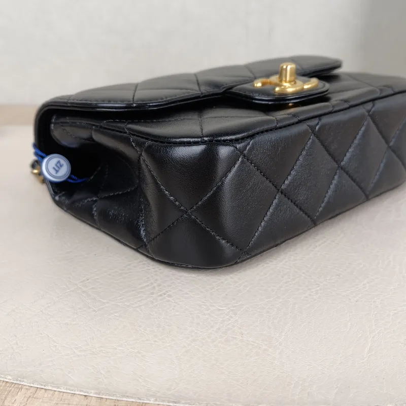 Chanel Crossbody Bag Pearl Black Lambskin Mini 19 × 5.5 × 12.5 cm — detail view 12 of 12