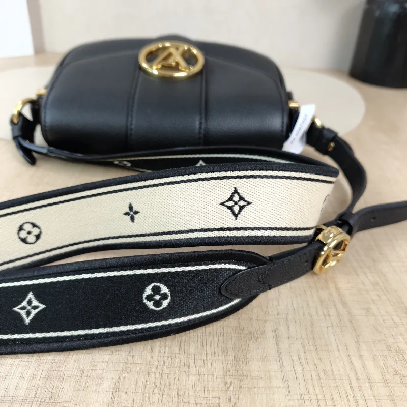 Louis Vuitton Crossbody Bag Pont 9 Soft Messenger Bag Black Calfskin Small21 × 6.5 × 15 cm — detail view 10 of 14