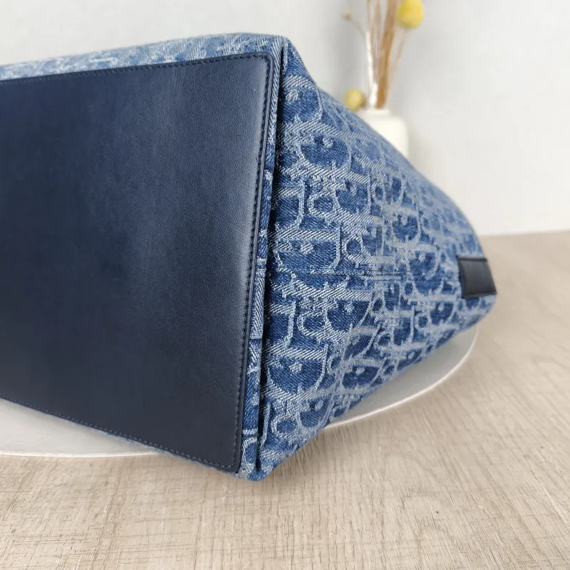 DIOR Top Handle Bag TOUJOURS Blue Medium28.5 × 17 × 21.5 cm — detail view 5 of 12