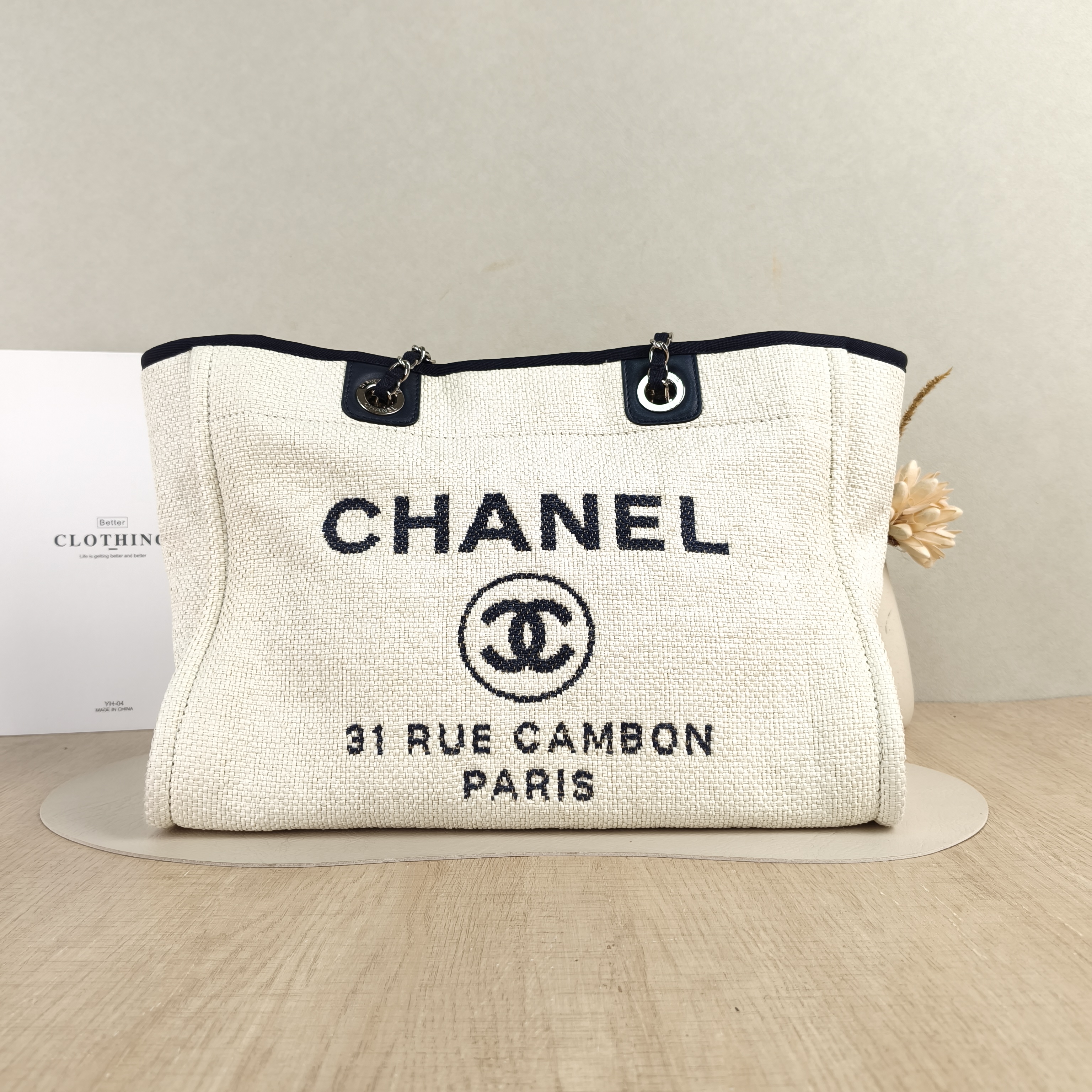 Chanel Shoulder Bag White · Blue Woven One Size35 × 6 × 26 cm