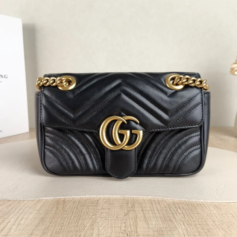 GUCCI Crossbody Bag GG Marmont Small Marmont 22 Black CC alfskin Small 22 × 6 × 13 cm