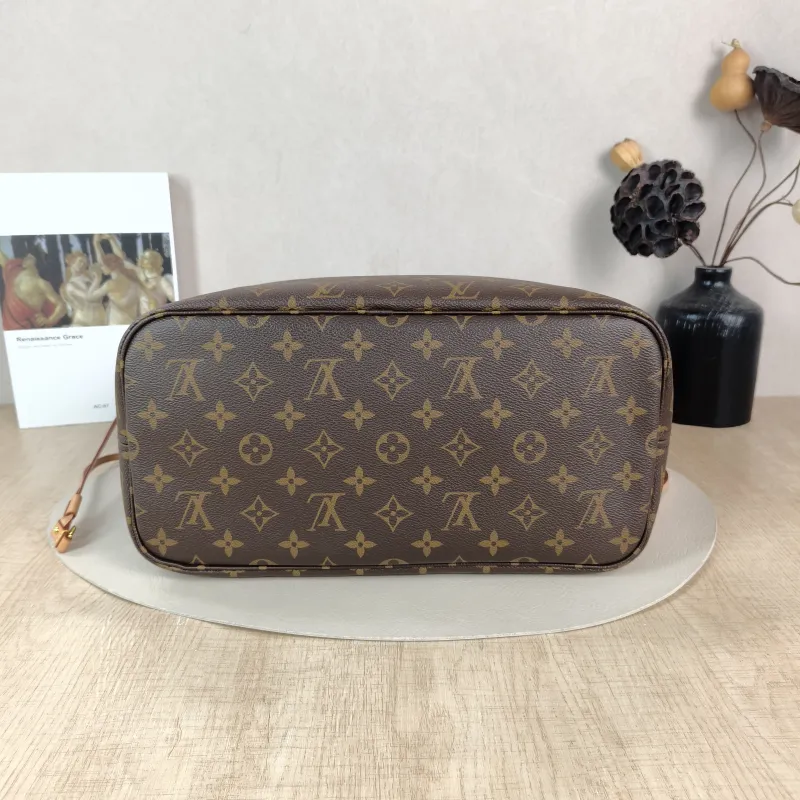 Louis Vuitton Shoulder Bag Neverfull Monogram PVC Medium 31 × 14 × 28 cm — cover view 4 of 5