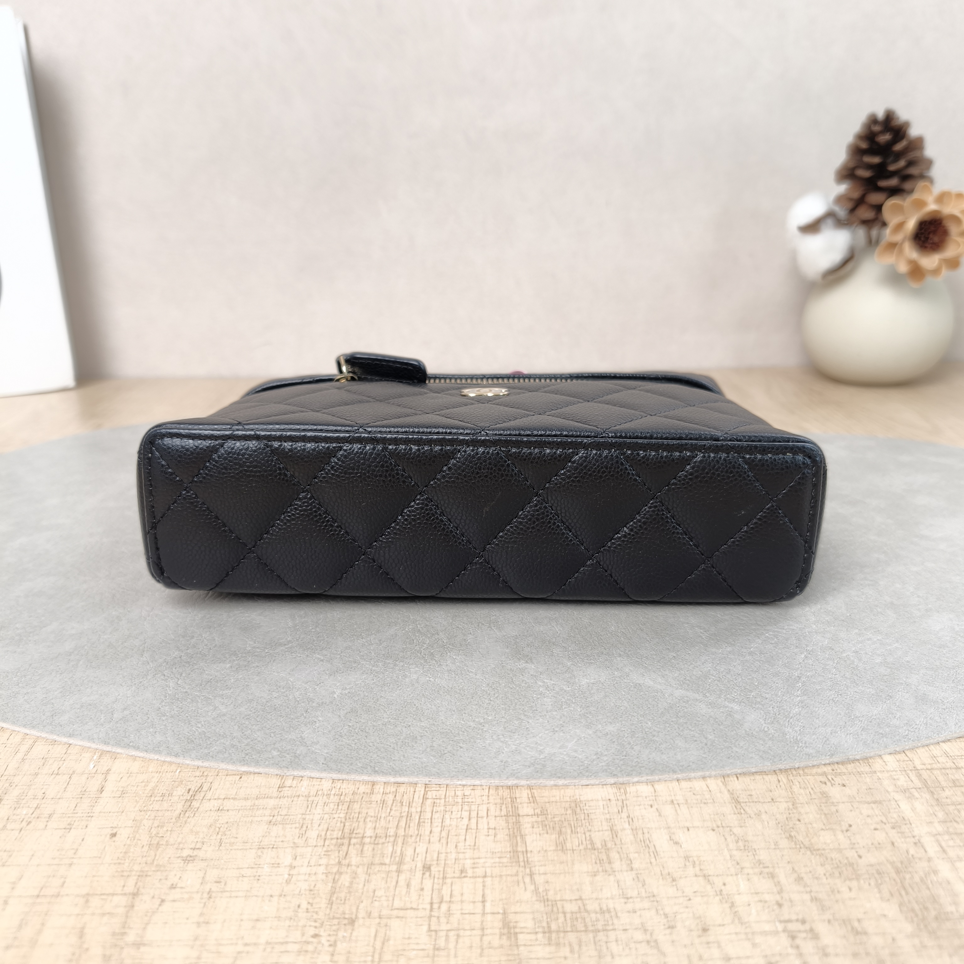 Chanel Crossbody Baglp Black Grained Calfskin One Size19.5 × 5 × 17 cm — cover view 5 of 5