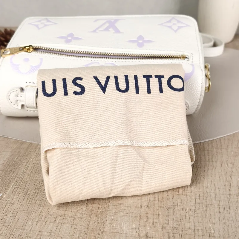 Louis Vuitton Crossbody Bag Pochette Métis East West White · Monogram Empreinte Embossed Calfskin Small 21.5 × 6 × 13.5 cm — detail view 5 of 15