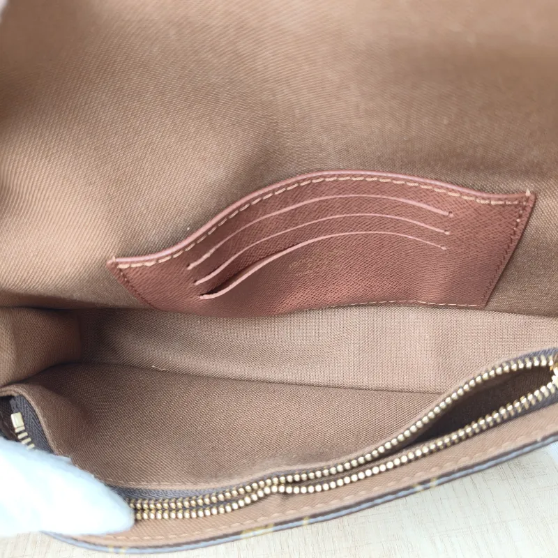 Louis Vuitton Crossbody Bag IVY Monogram PVC Small 23.5 × 4.3 × 12 cm — detail view 11 of 11