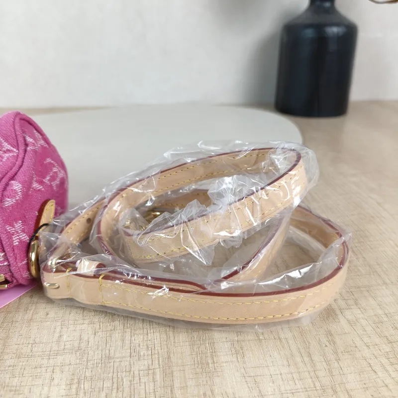 Louis Vuitton Crossbody Bag Speedy Nano nano16 × 7.5 × 10 cm — detail view 3 of 10