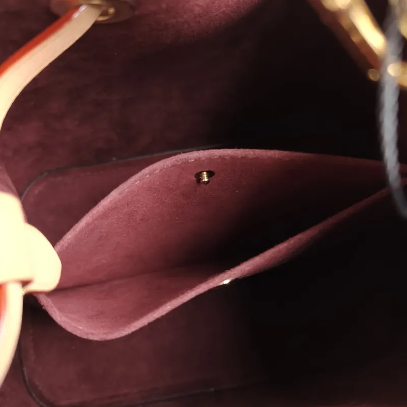 Louis Vuitton Crossbody Bag NÉONOÉ Bucket Bag BB Monogram PVC BB 20 × 13 × 20 cm — detail view 8 of 10