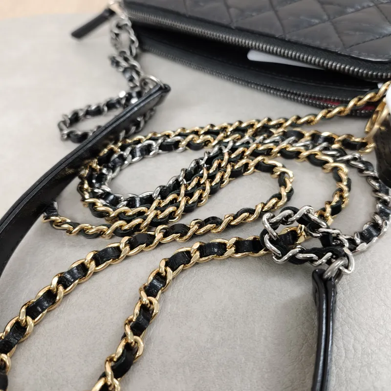 Chanel Crossbody Bag Gabrielle Gabrielle Bag Black Calfskinmini19 × 4 × 10 cm — detail view 5 of 15