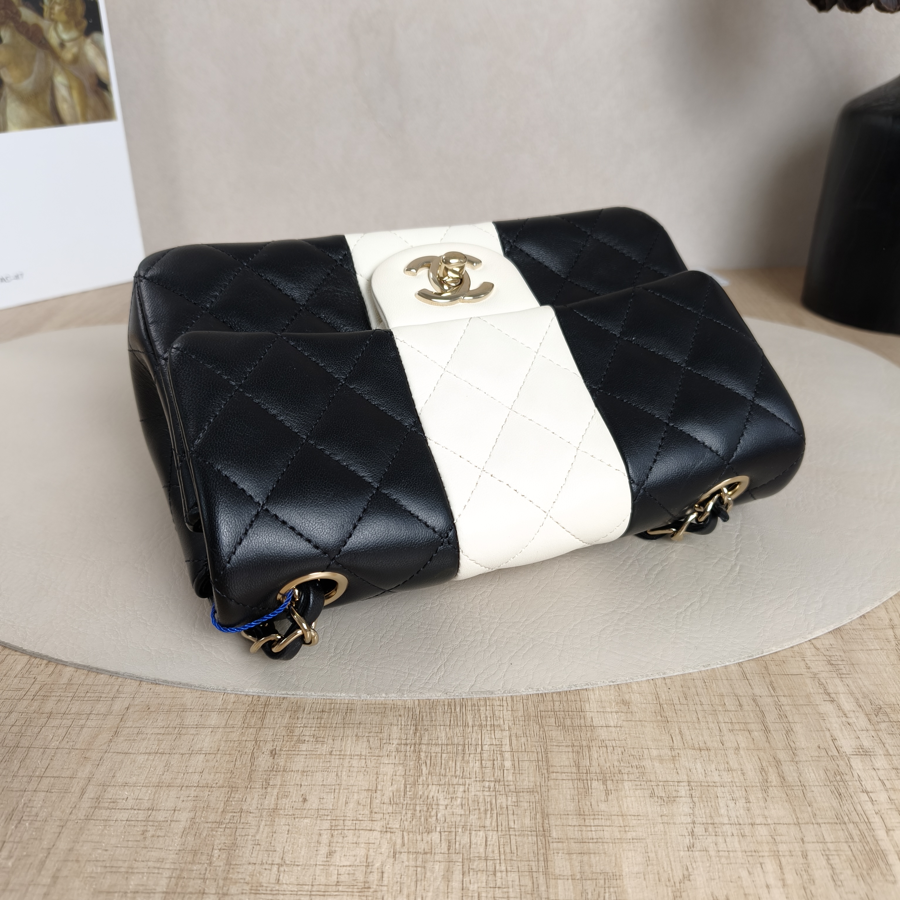 Chanel Crossbody Bag Classic Flap Large Mini CF Mini Colorblock Lambskin mini20 × 6 × 12 cm — cover view 4 of 10