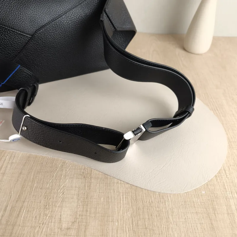 LOEWE Belt Bag Puzzle Belt Bag Black CC alfskin Small 24 × 10.5 × 16 cm — detail view 7 of 13