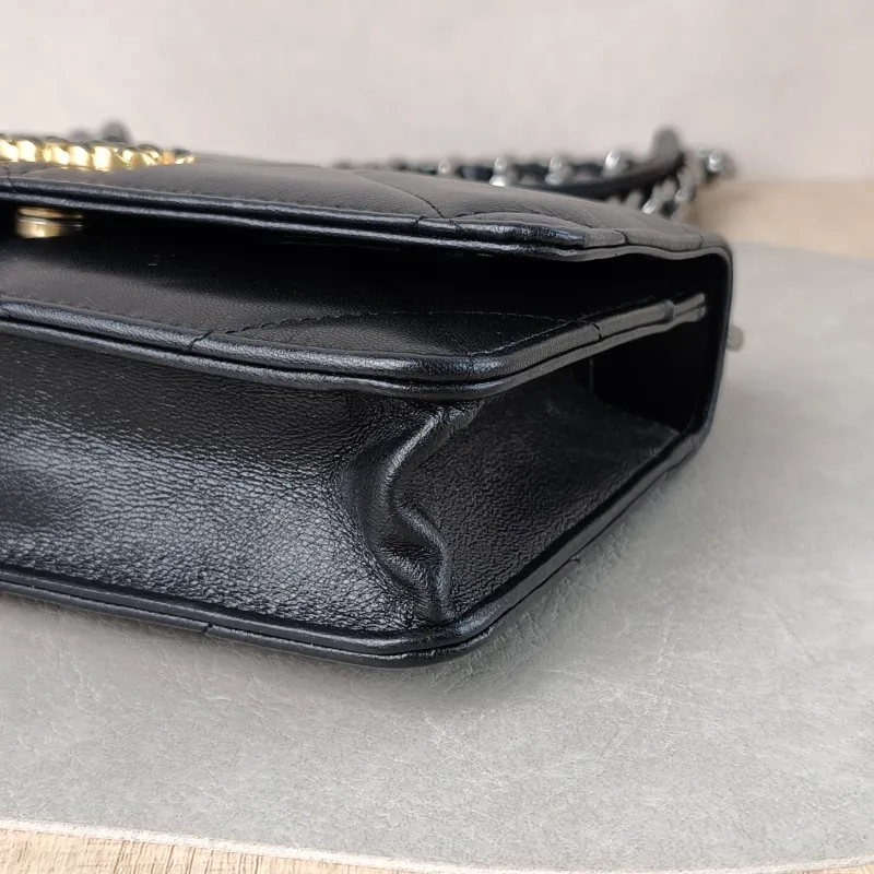 Chanel Crossbody Bag 19Bag WOC Black SL ambskin Mini 19.2 × 3.5 × 12.3 cm 30 — detail view 6 of 16